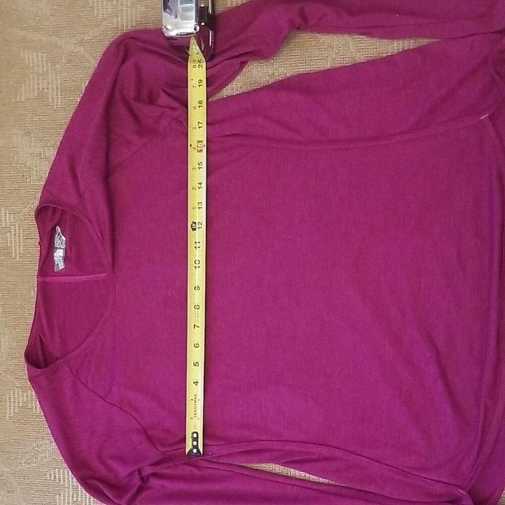 The North Face Women’s L Long Sleeve Crewneck Tee Berry Pink FlashDry Active - Picture 7 of 9